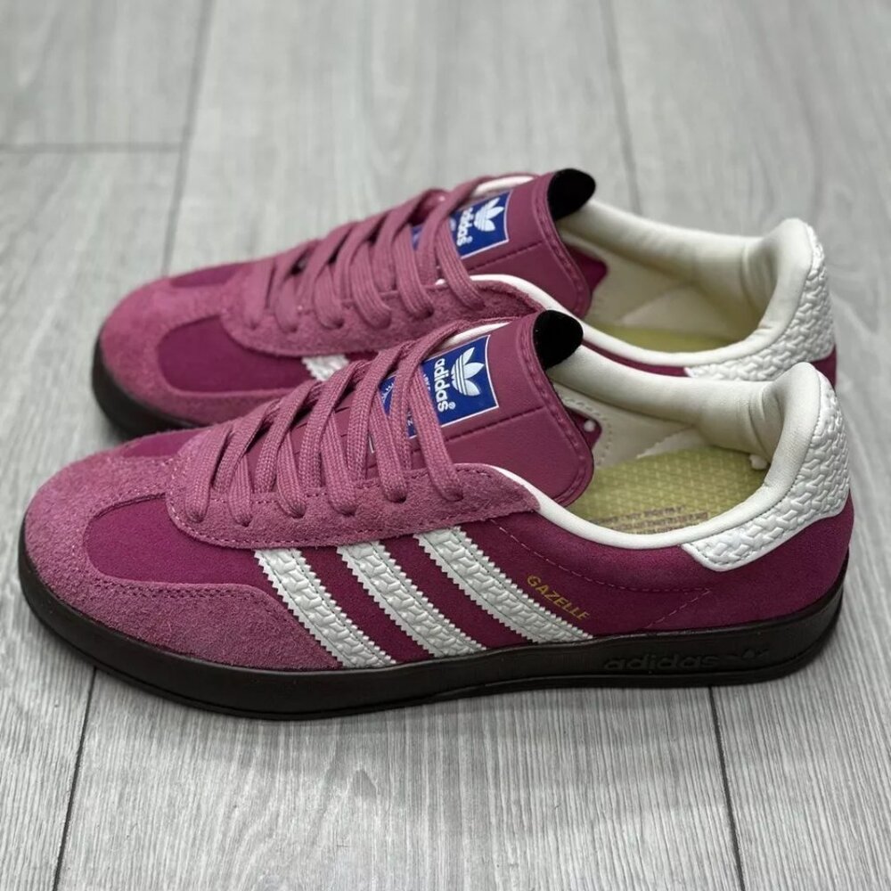 adidas gazelle red color